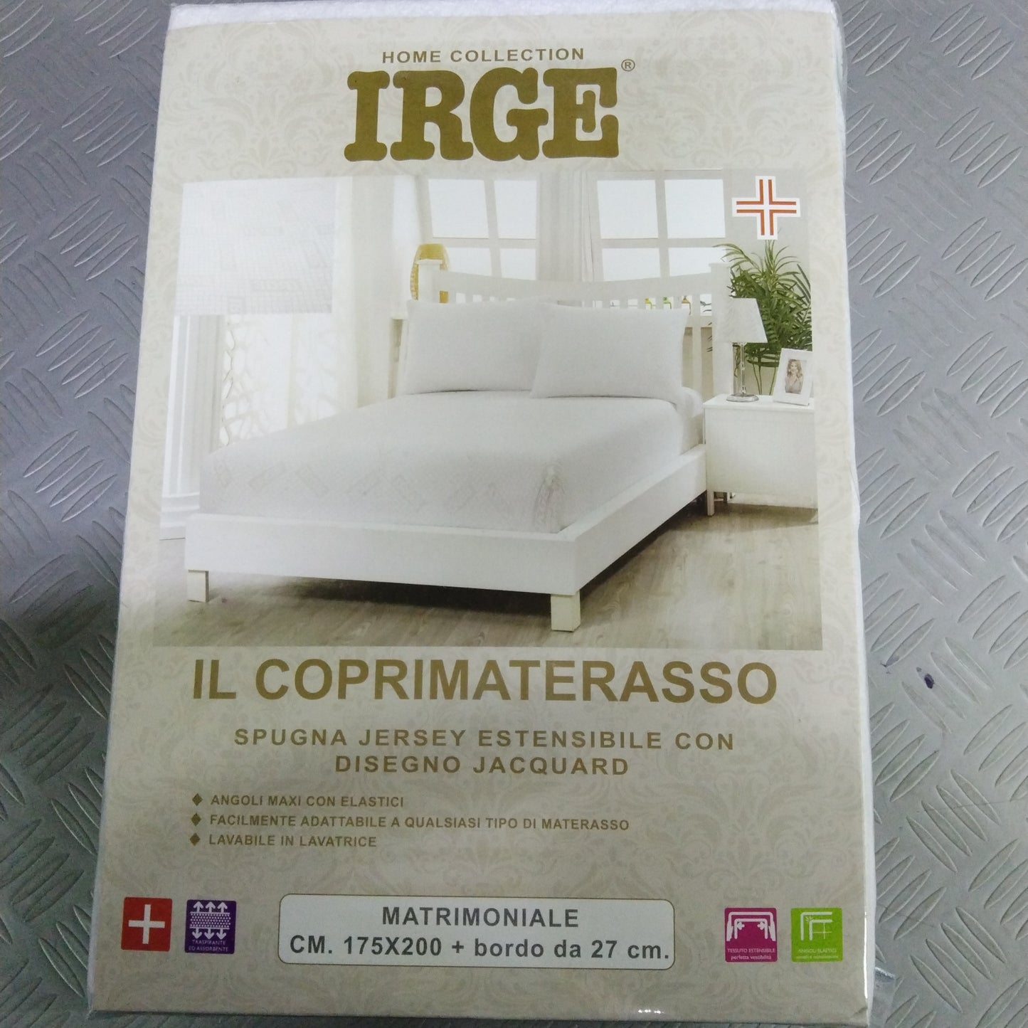 Double mattress cover with sponge